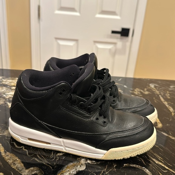 Air Jordan Retro Cyber Monday size youth